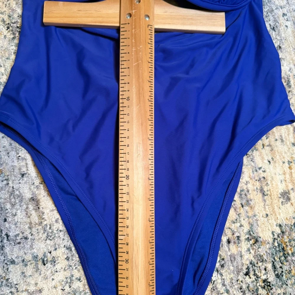 Shade & Shore One-Piece Swimsuit with cutout and underwire sz XL